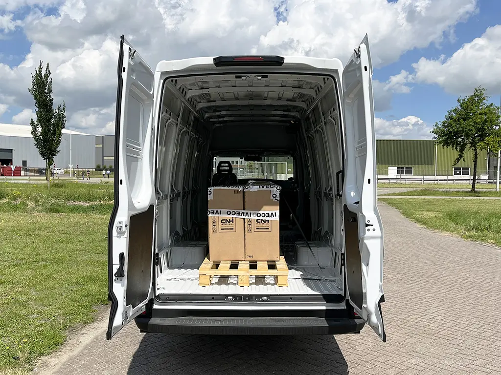 Iveco Daily 50C18HV 4x2 Closed Van 12