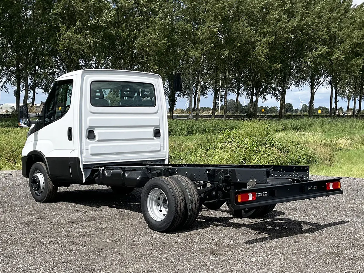 Iveco Daily 70C15-3450 4x2 Chassis Cabin 3