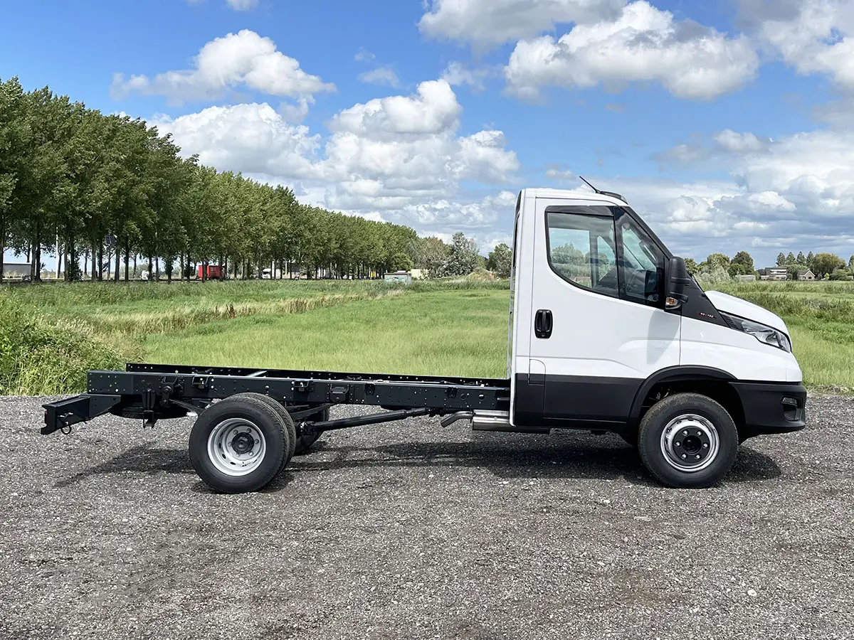 Iveco Daily 70C15-3450 4x2 Chassis Cabin 5