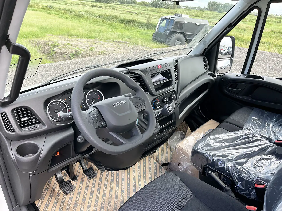 Iveco Daily 70C15-3450 4x2 Chassis Cabin 8