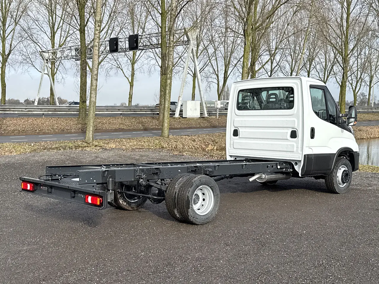 Iveco Daily 70C15-4100 E3 MY Chassis Cabin 4x2 2