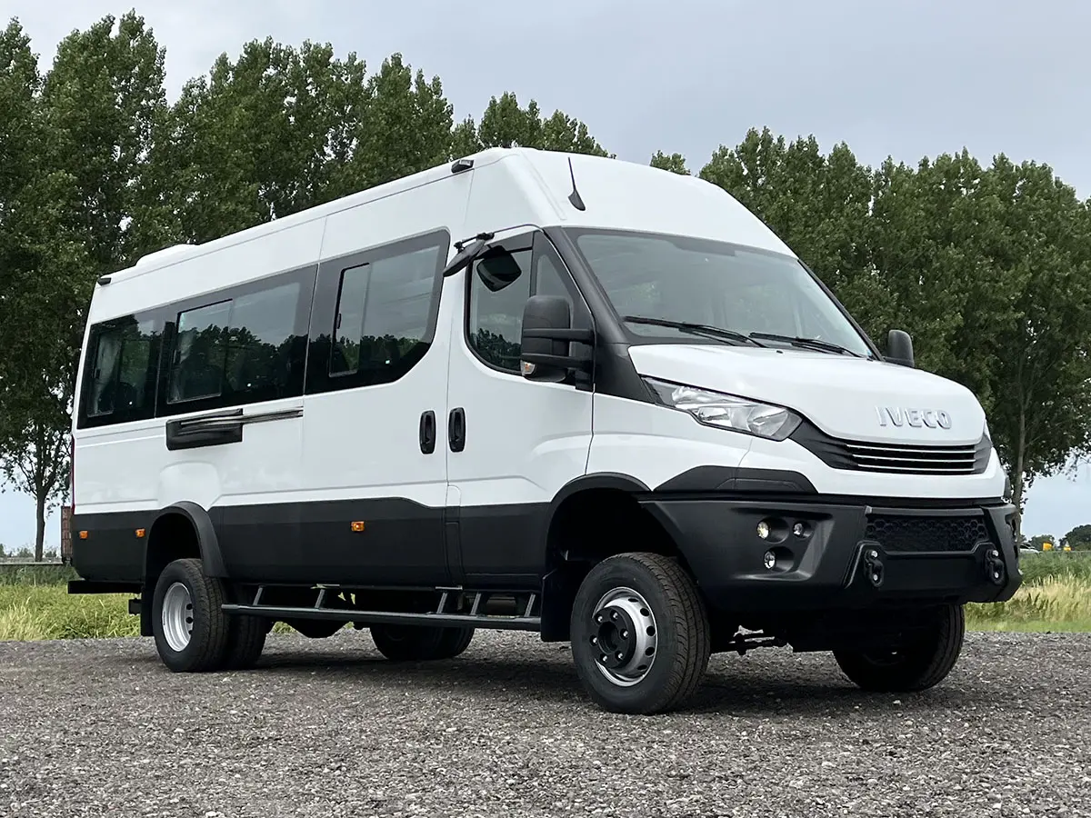 Iveco Daily 70C15VWX 4x4 Midi Bus 4
