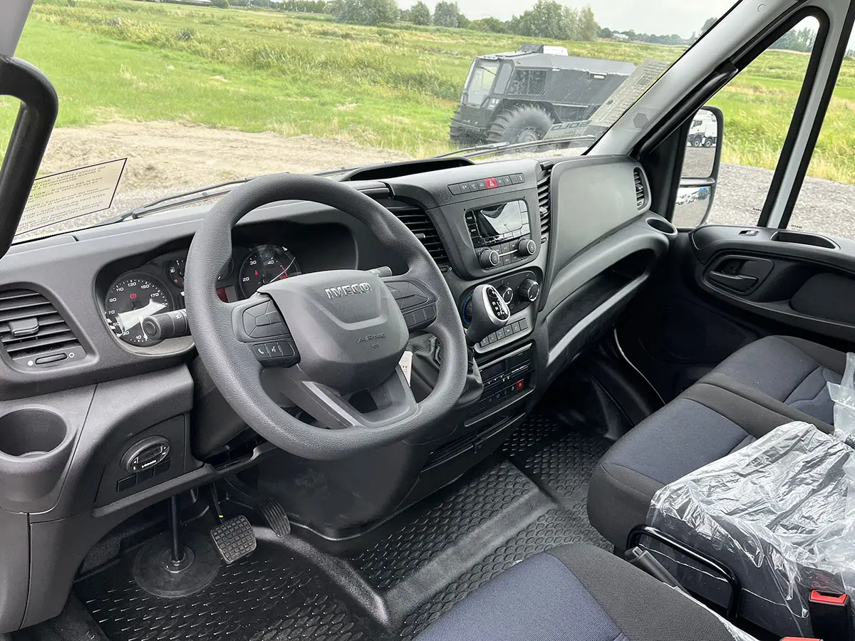 Iveco Daily 70C15VWX 4x4 Midi Bus 8