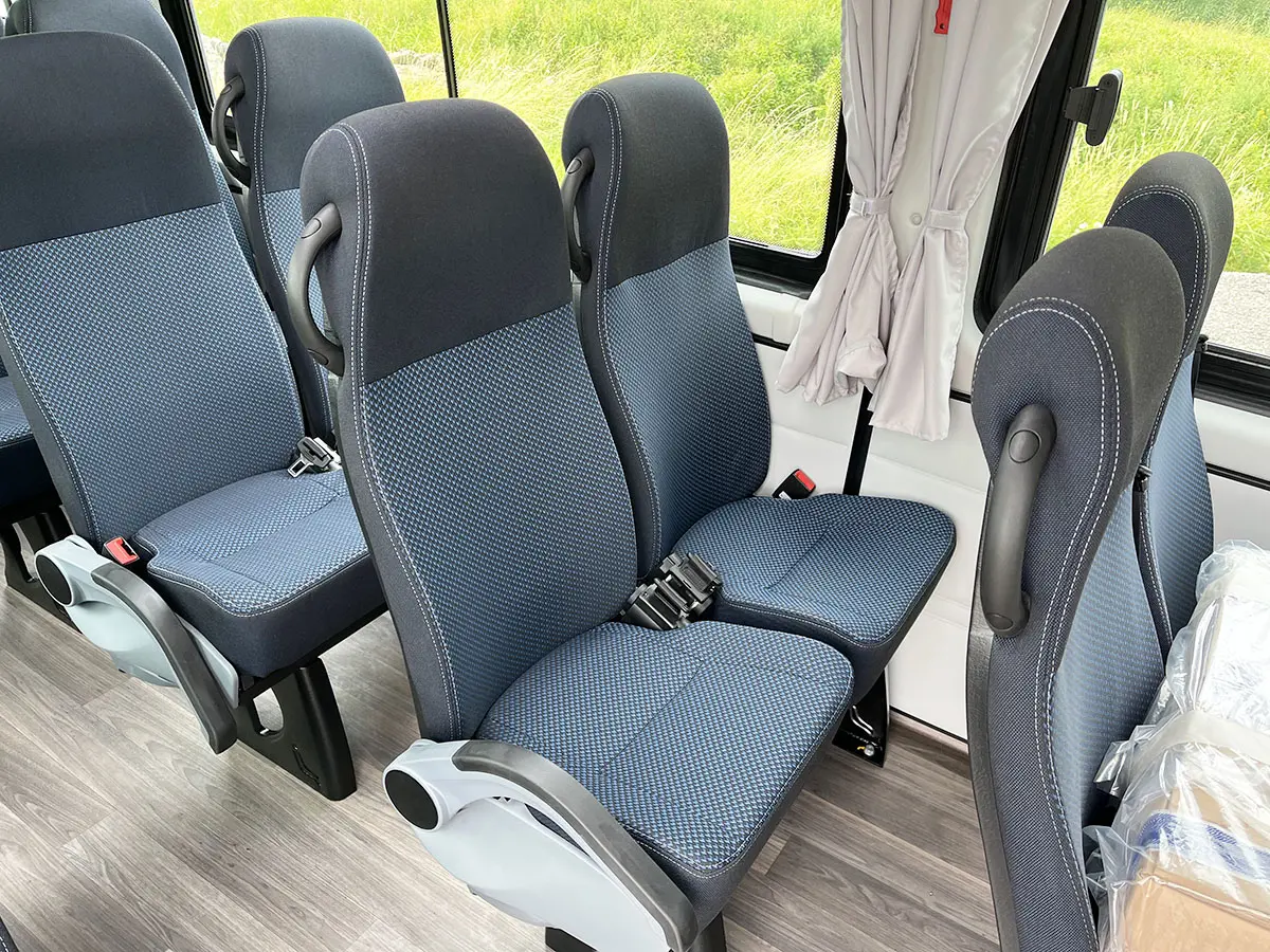 Iveco Daily 70C15VWX 4x4 Midi Bus 11