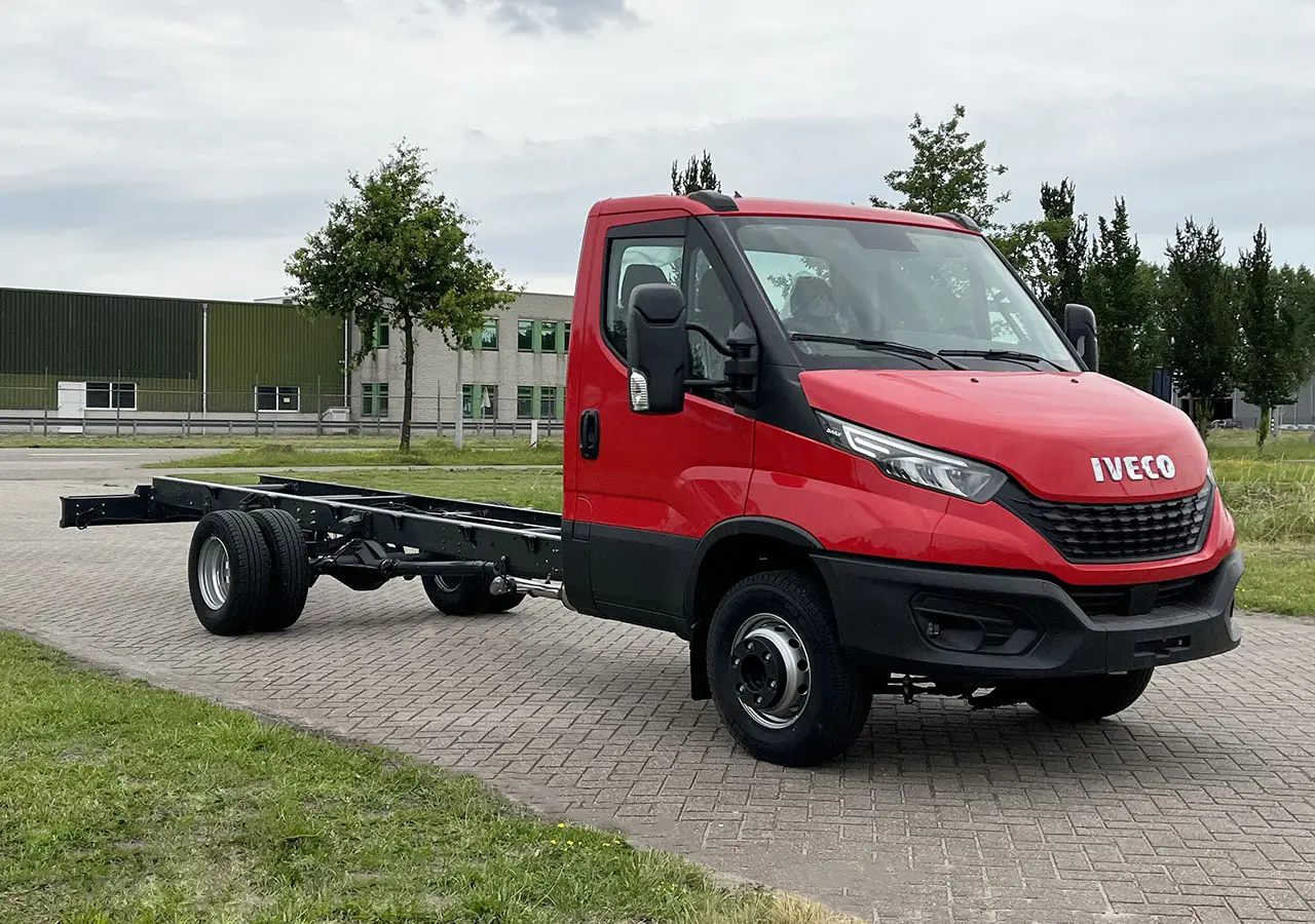 Iveco Daily 70C18H-4750 4x2 Chassis Cabin 4
