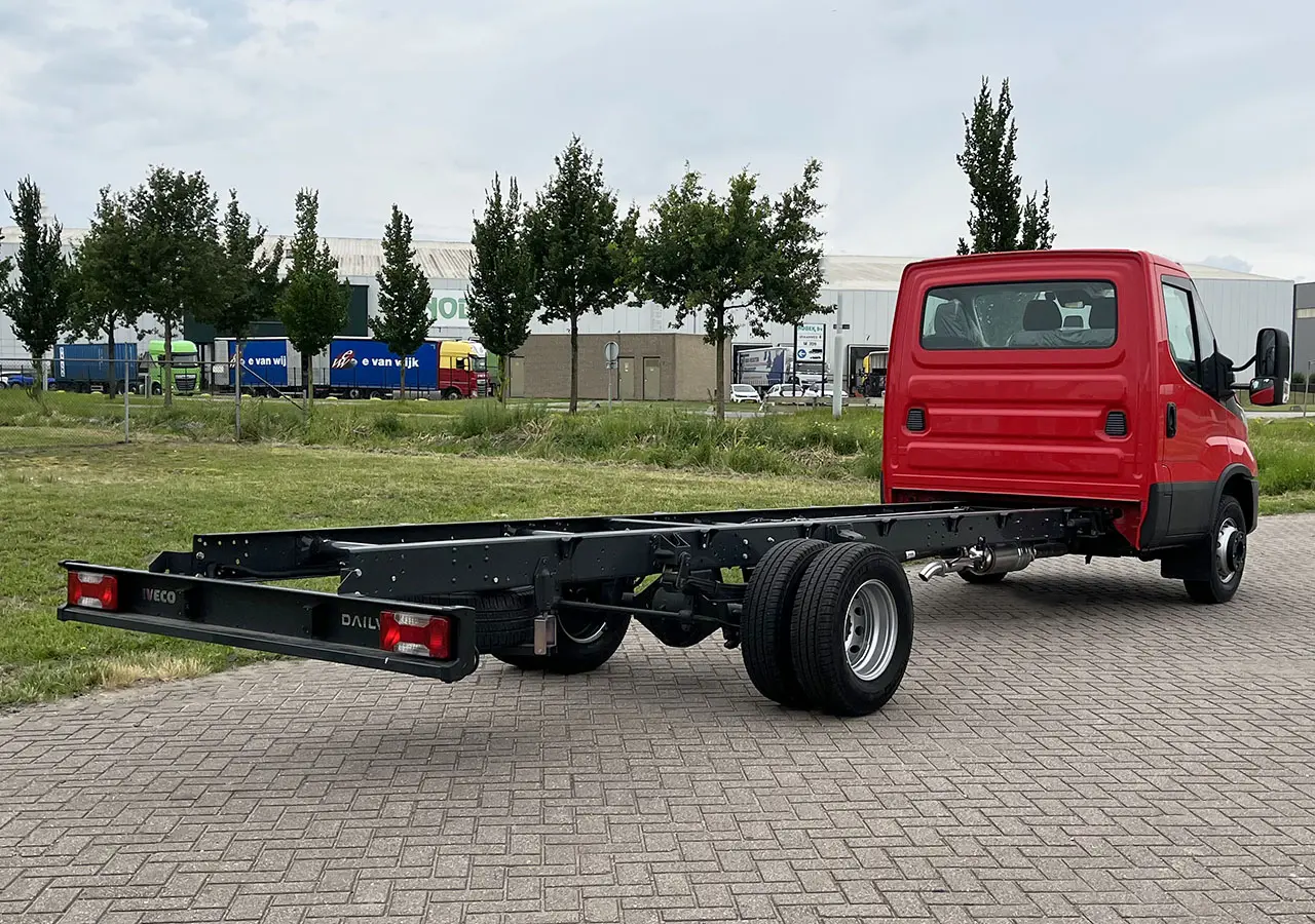 Iveco Daily 70C18H-4750 4x2 Chassis Cabin 6