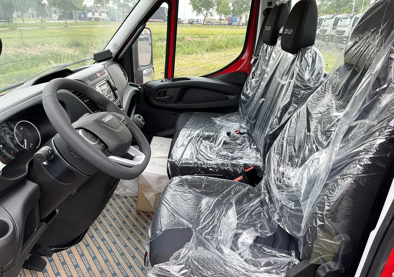 Iveco Daily 70C18H-4750 4x2 Chassis Cabin 7