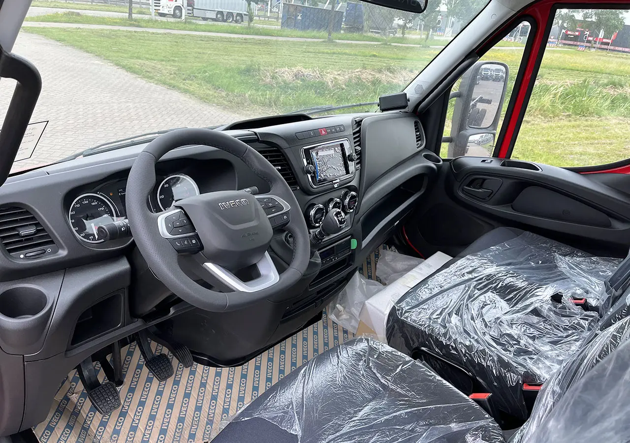 Iveco Daily 70C18H-4750 4x2 Chassis Cabin 8