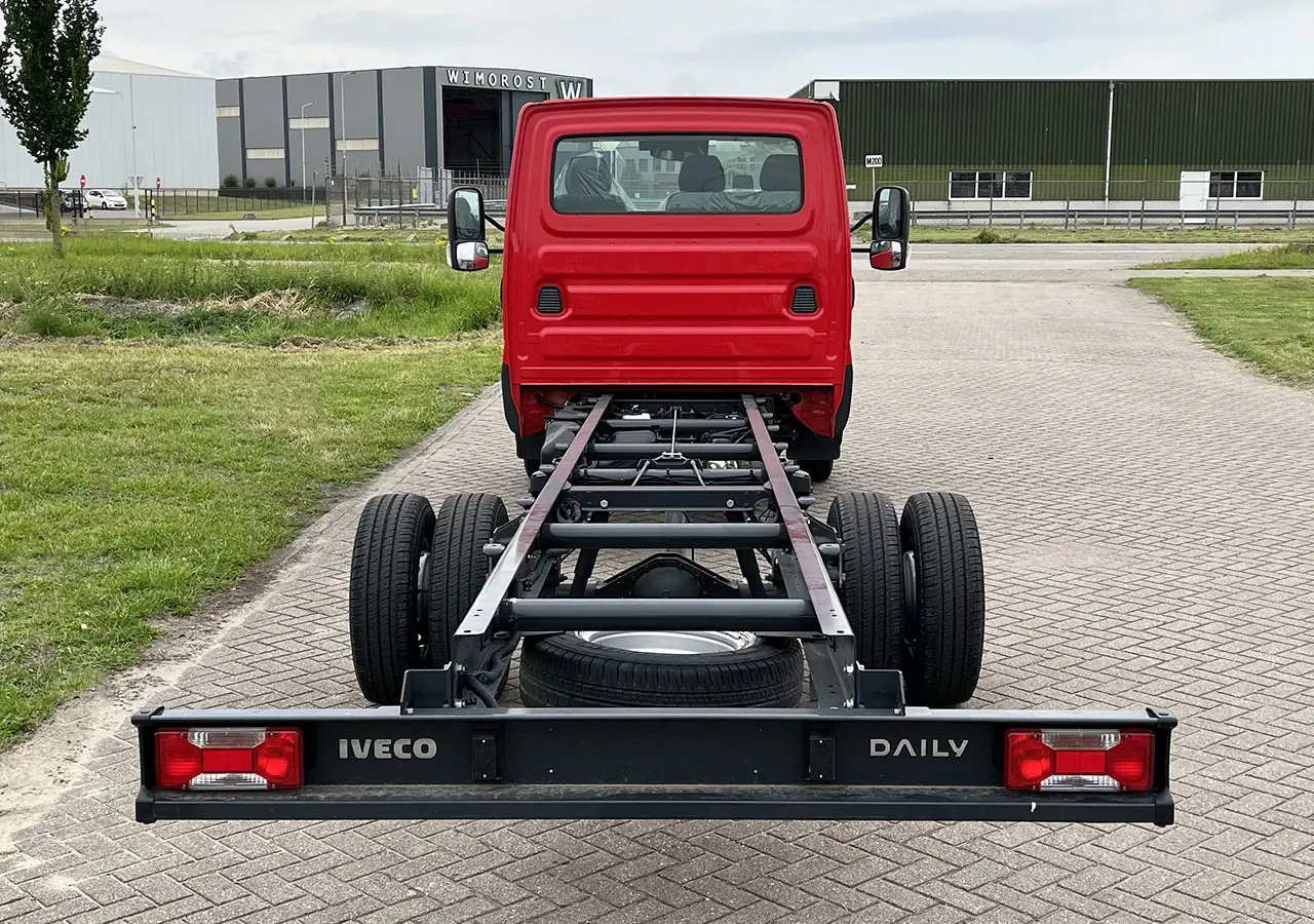 Iveco Daily 70C18H-4750 4x2 Chassis Cabin 10