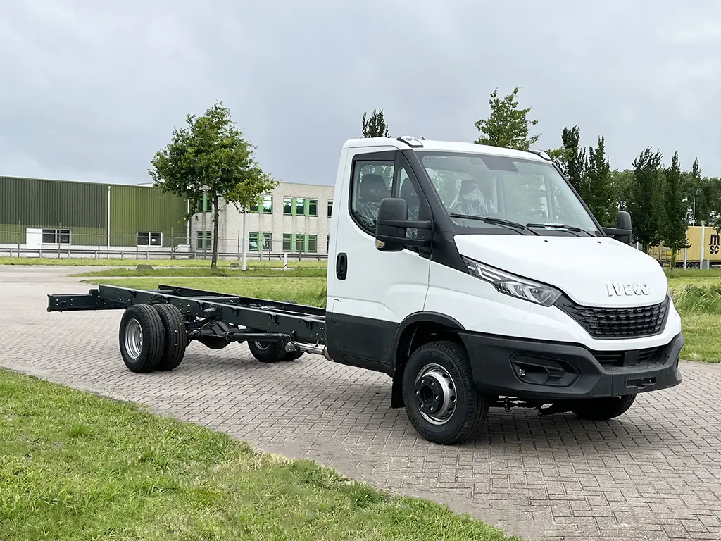 Iveco Daily 70C18H-4750 4x2 Chassis Cabin 4