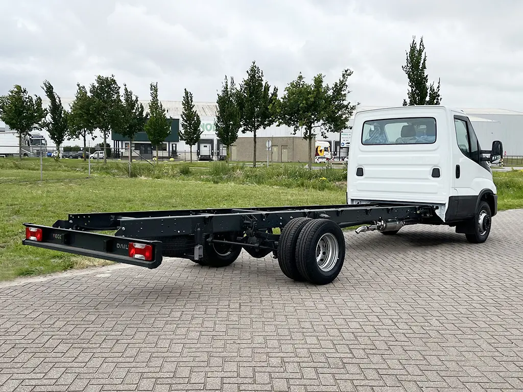 Iveco Daily 70C18H-4750 4x2 Chassis Cabin 6