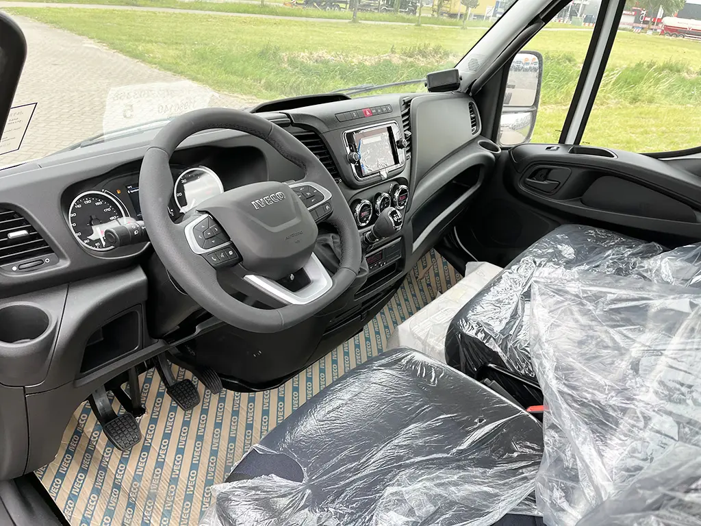 Iveco Daily 70C18H-4750 4x2 Chassis Cabin 8