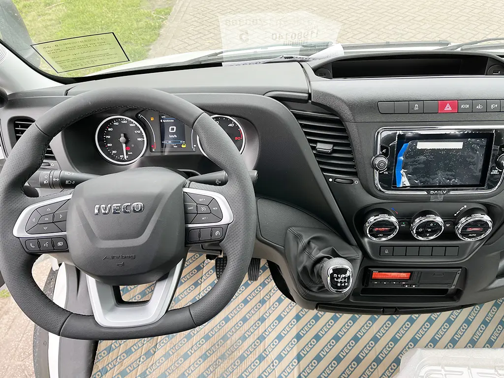 Iveco Daily 70C18H-4750 4x2 Chassis Cabin 9