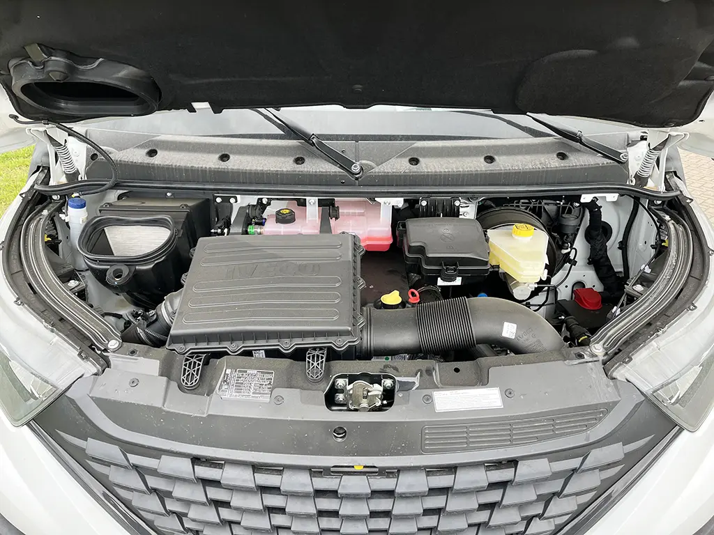 Iveco Daily 70C18H-4750 4x2 Chassis Cabin 11