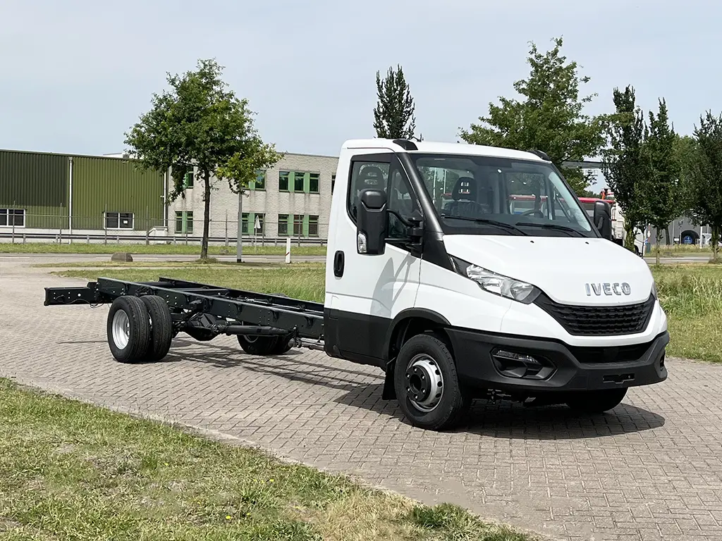 Iveco Daily 70C18H-5100 4x2 Chassis Cabin 4