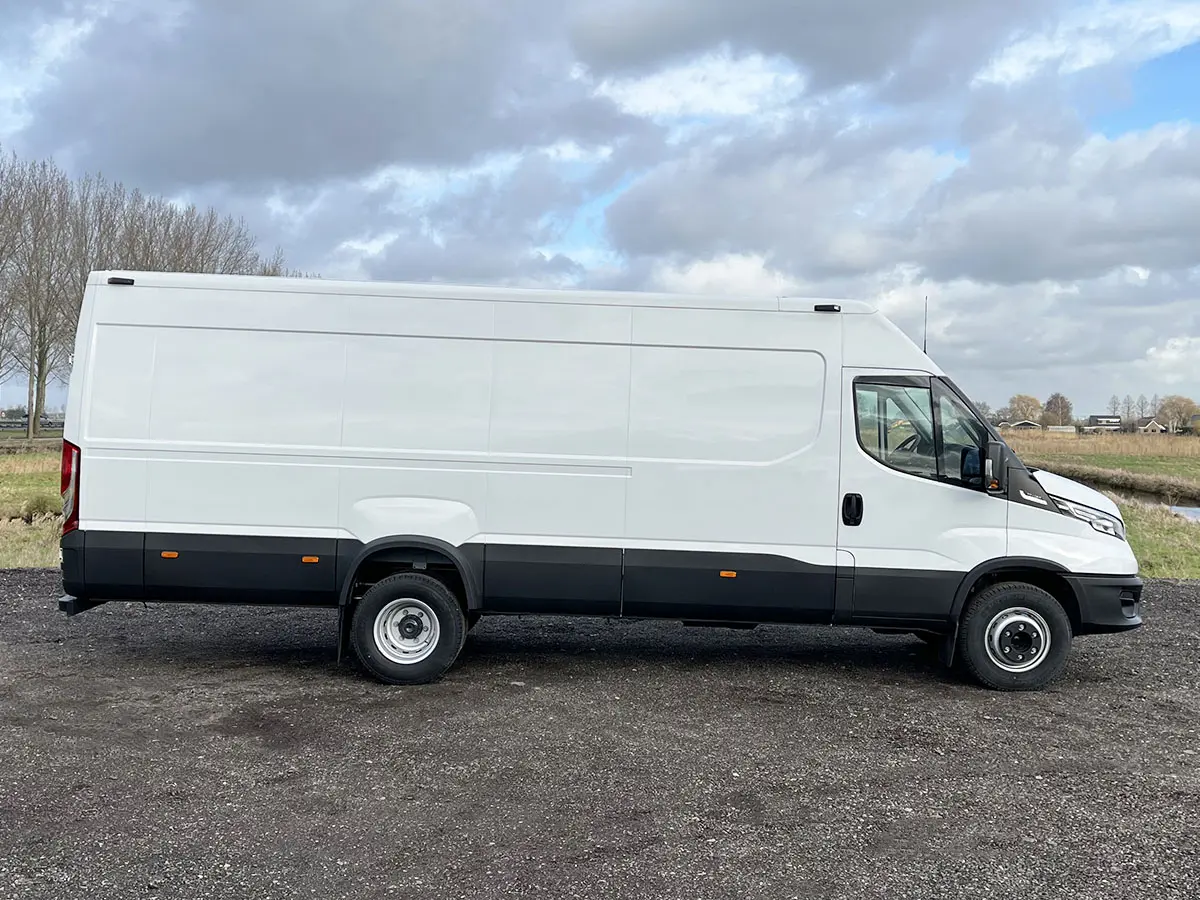 Iveco Daily 70C18HA8 V/P 4x2 Closed Van 5