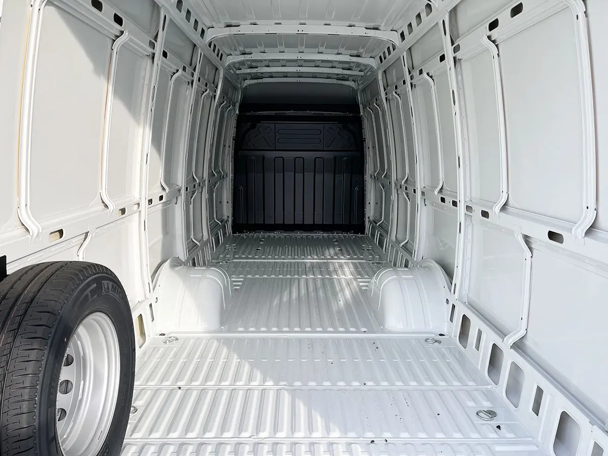 Iveco Daily 70C18HA8 V/P 4x2 Closed Van 11