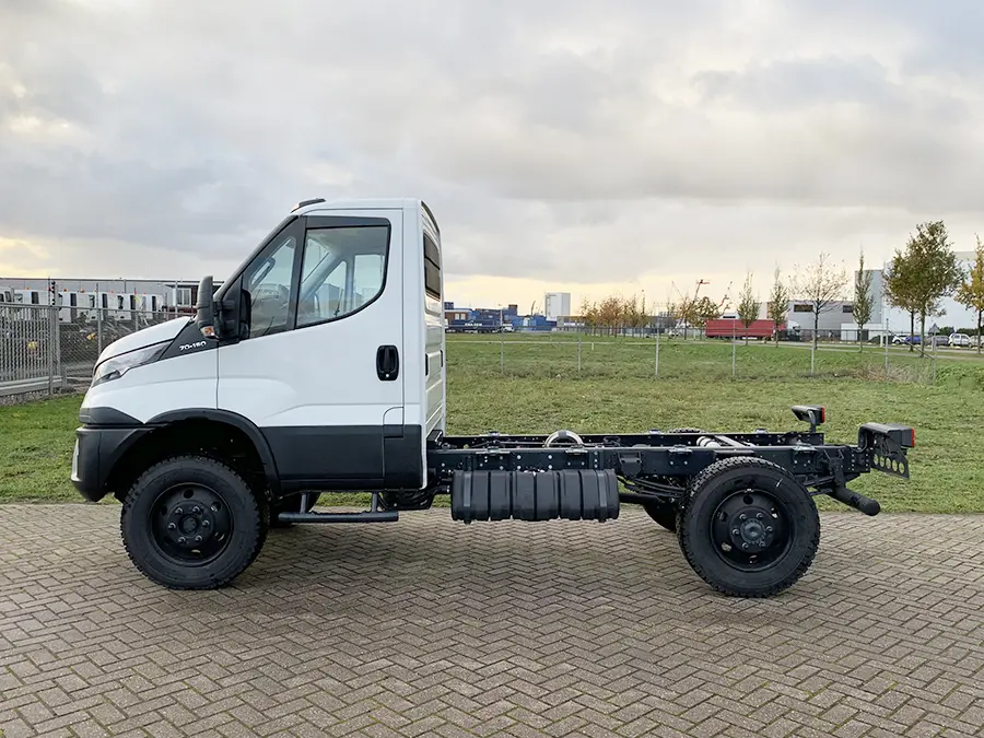 Iveco Daily 70S15WX-3480 4x4 Chassis Cabin 2