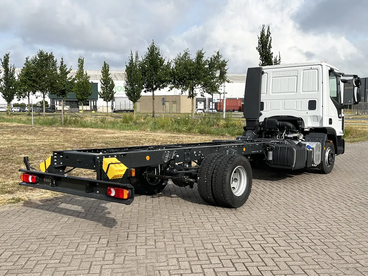 Iveco Eurocargo ML110EL22-4185 4x2 Chassis Cabin 6