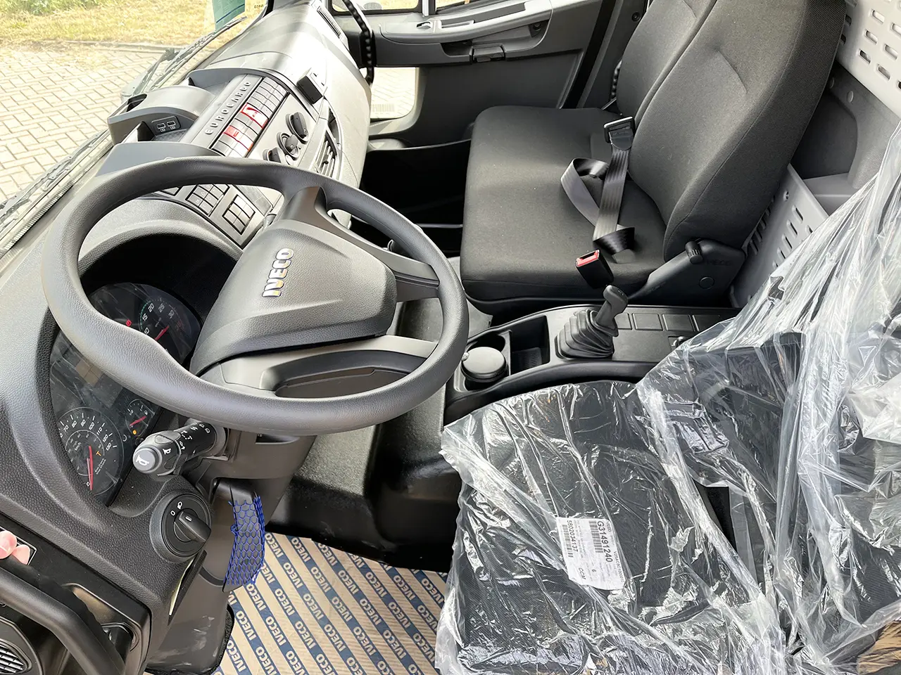 Iveco Eurocargo ML110EL22-4185 4x2 Chassis Cabin 7