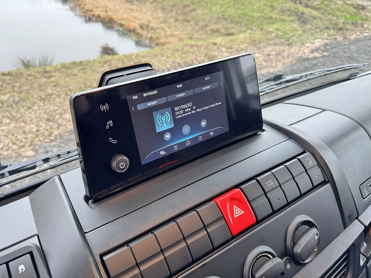 Iveco Eurocargo ML120E22 4x2 Refrigerated Box Truck 10