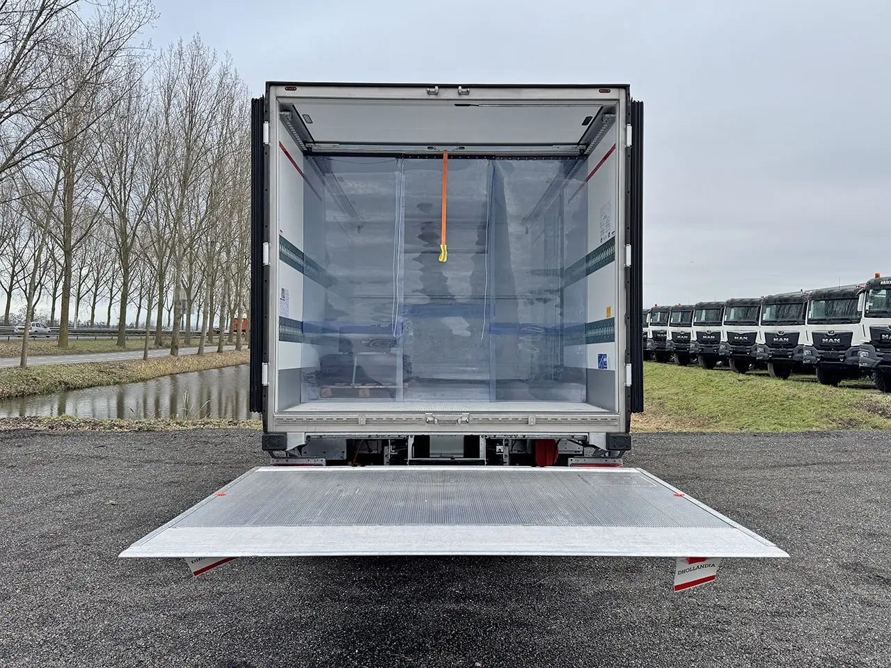 Iveco Eurocargo ML120E22 4x2 Refrigerated Box Truck 17