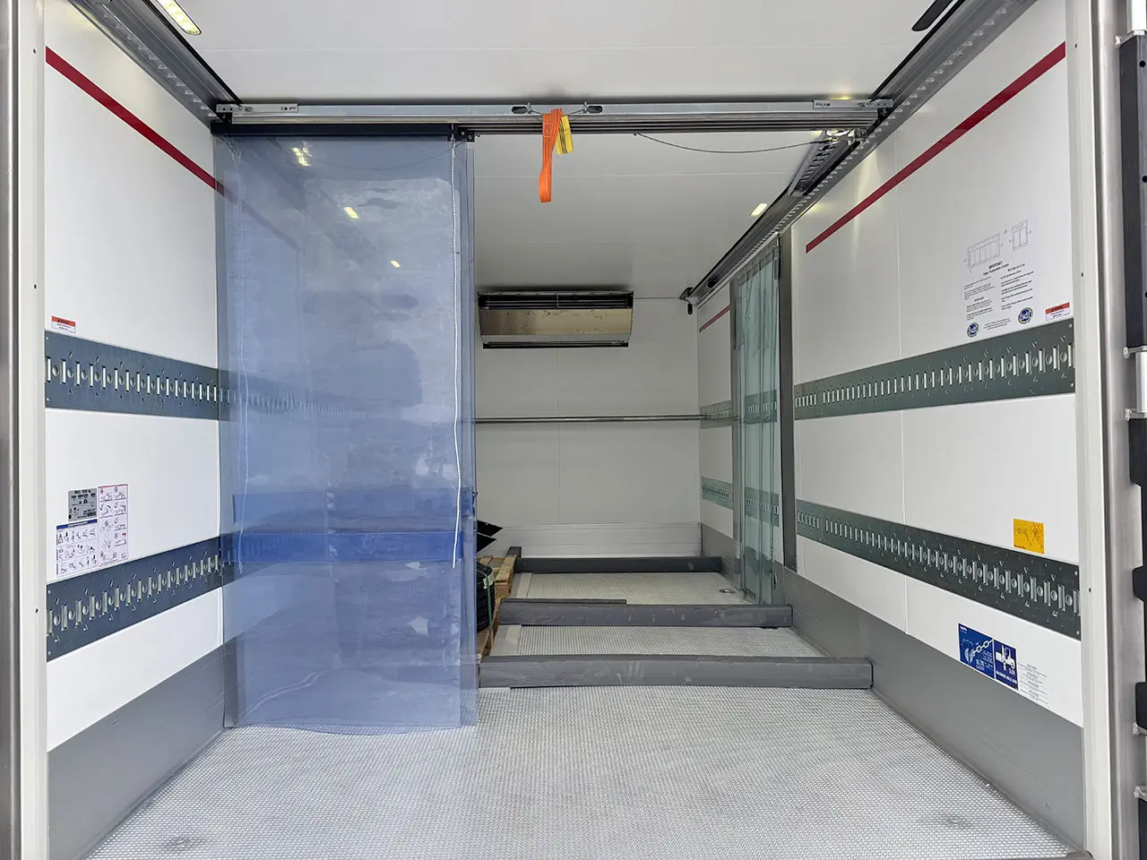 Iveco Eurocargo ML120E22 4x2 Véhicule frigorifique 21