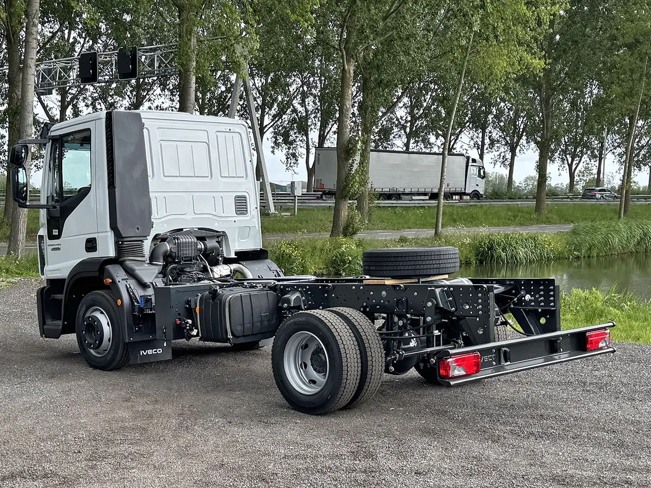 Iveco Eurocargo ML120E25-3105 AT Chassis Cabin 4x2 6