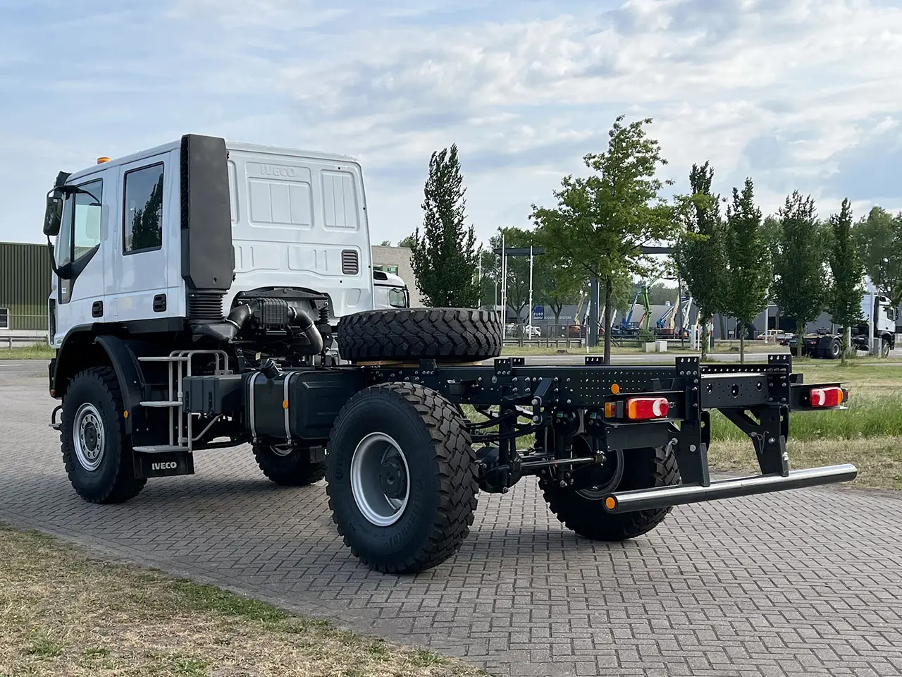 Iveco Eurocargo ML150E24WS-4150 AT CC 4x4 Chassis Cabin 3