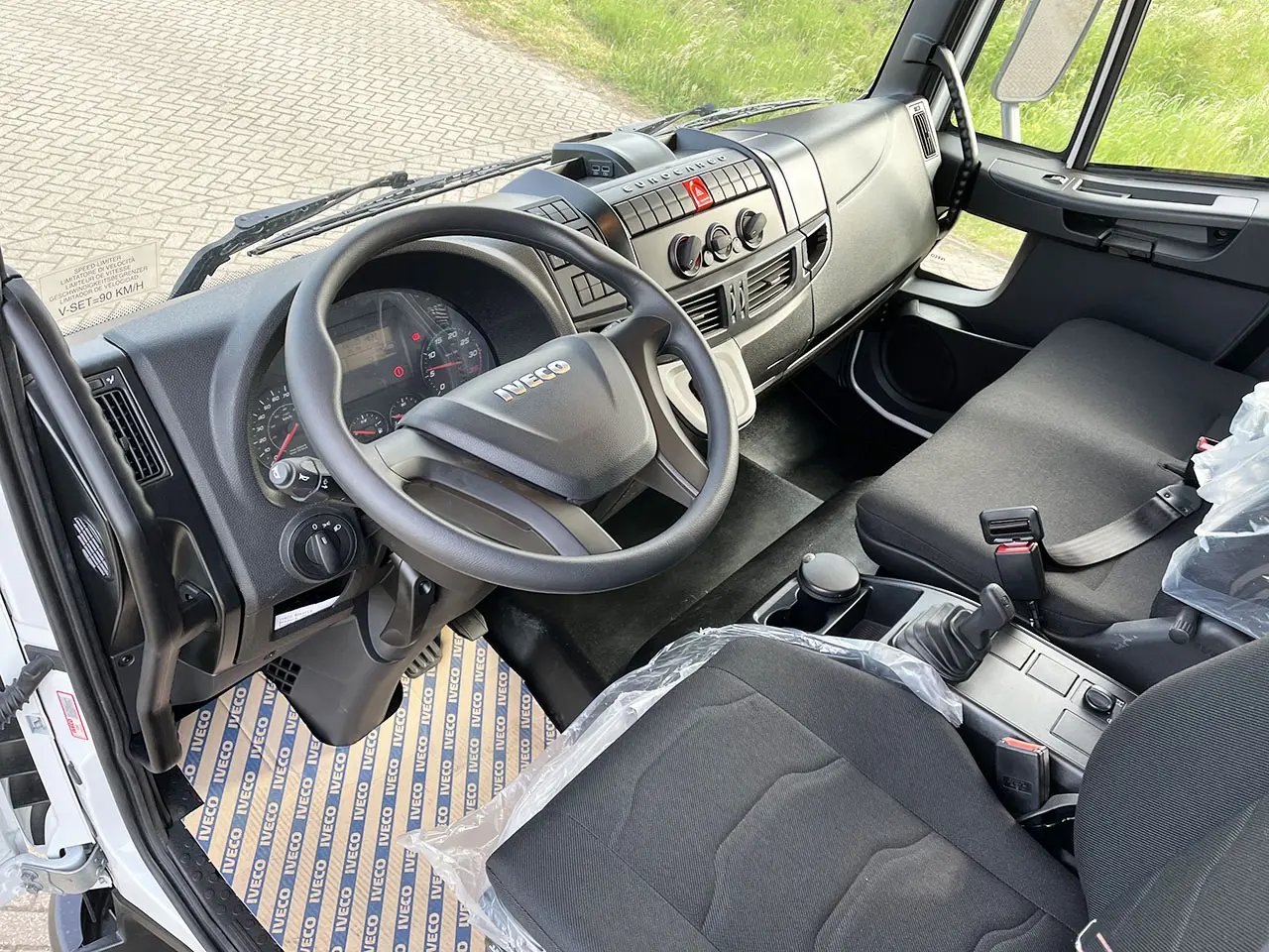 Iveco Eurocargo ML150E24WS-4150 AT CC 4x4 Chassis Cabin 8