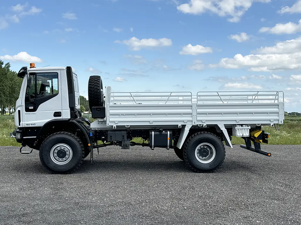 Iveco Eurocargo ML150E24WS Flatbed with sides 4x4 2