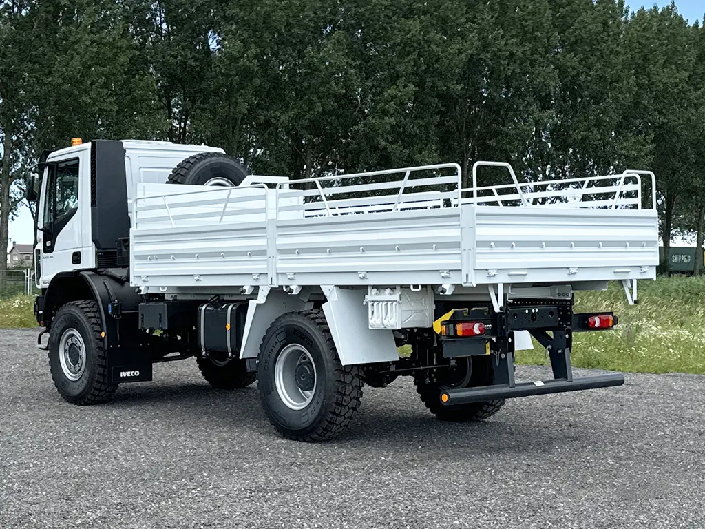 Iveco Eurocargo ML150E24WS 4x4 Flatbed with sides 3
