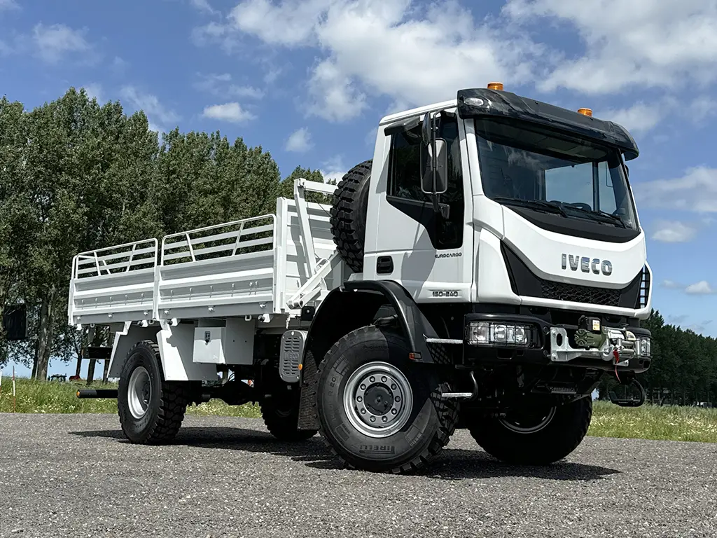 Iveco Eurocargo ML150E24WS 4x4 Flatbed with sides 4