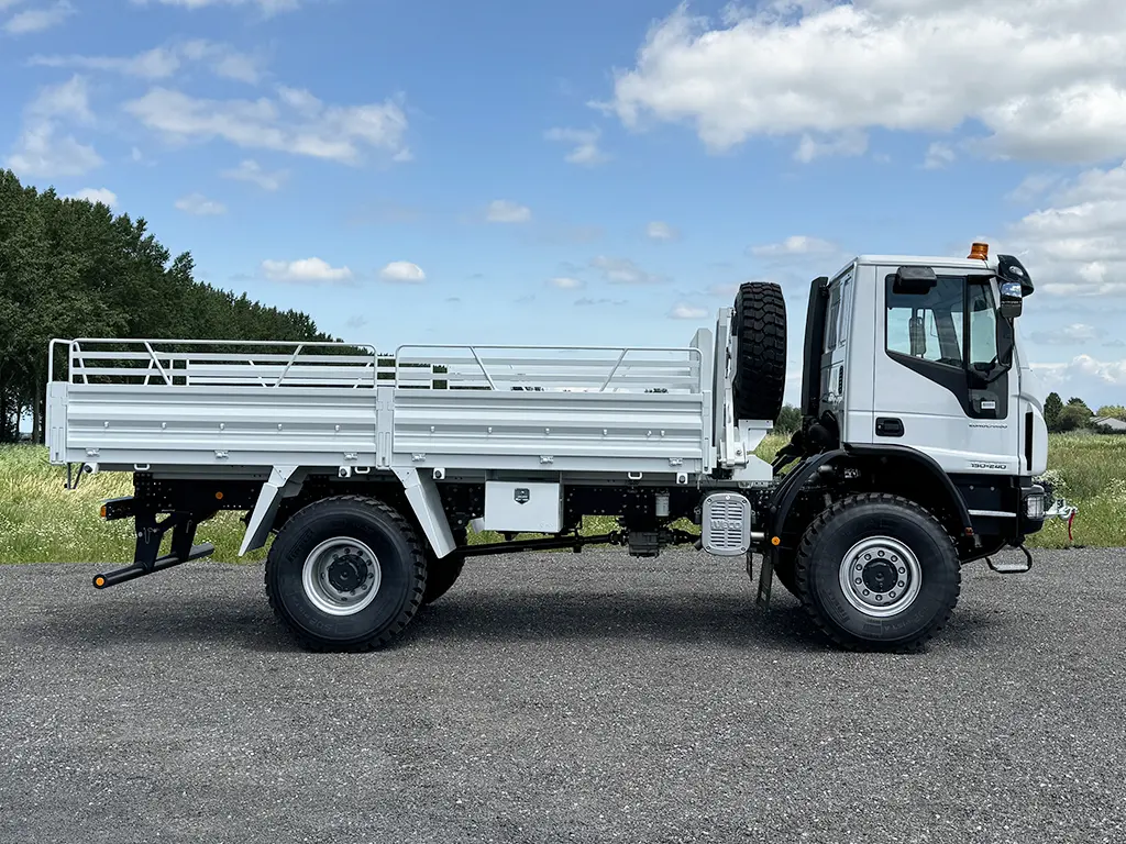 Iveco Eurocargo ML150E24WS Flatbed with sides 4x4 5