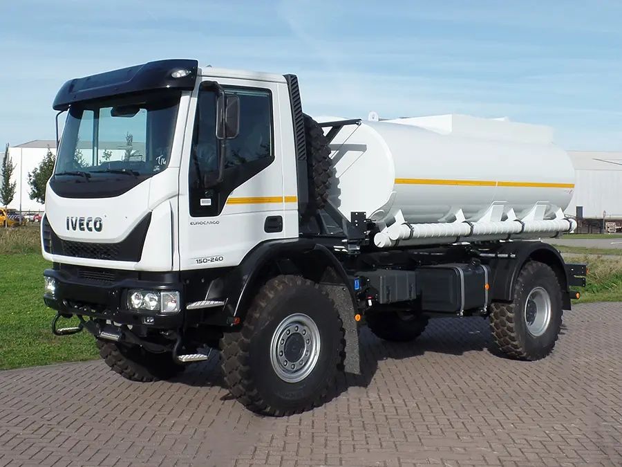 Iveco Eurocargo ML150E24WS Camion citerne à carburant 4x4