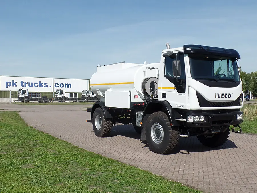 Iveco Eurocargo ML150E24WS Camion citerne à carburant 4x4 4