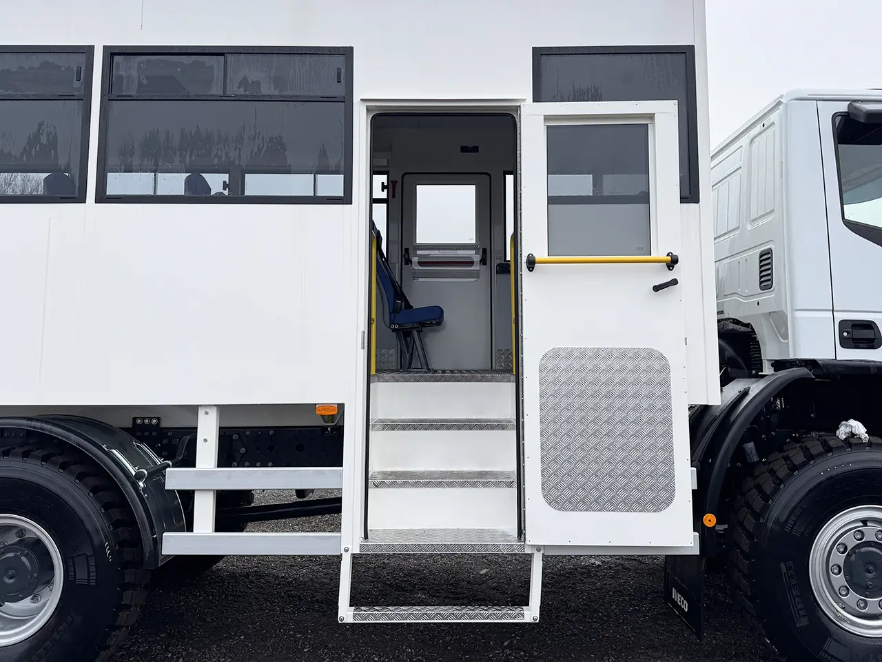 Iveco Eurocargo ML150E24WS 4x4 Midi Bus 13