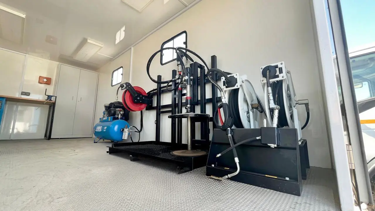 Iveco Eurocargo ML150E24WS 4x4 Mobile Workshop 5