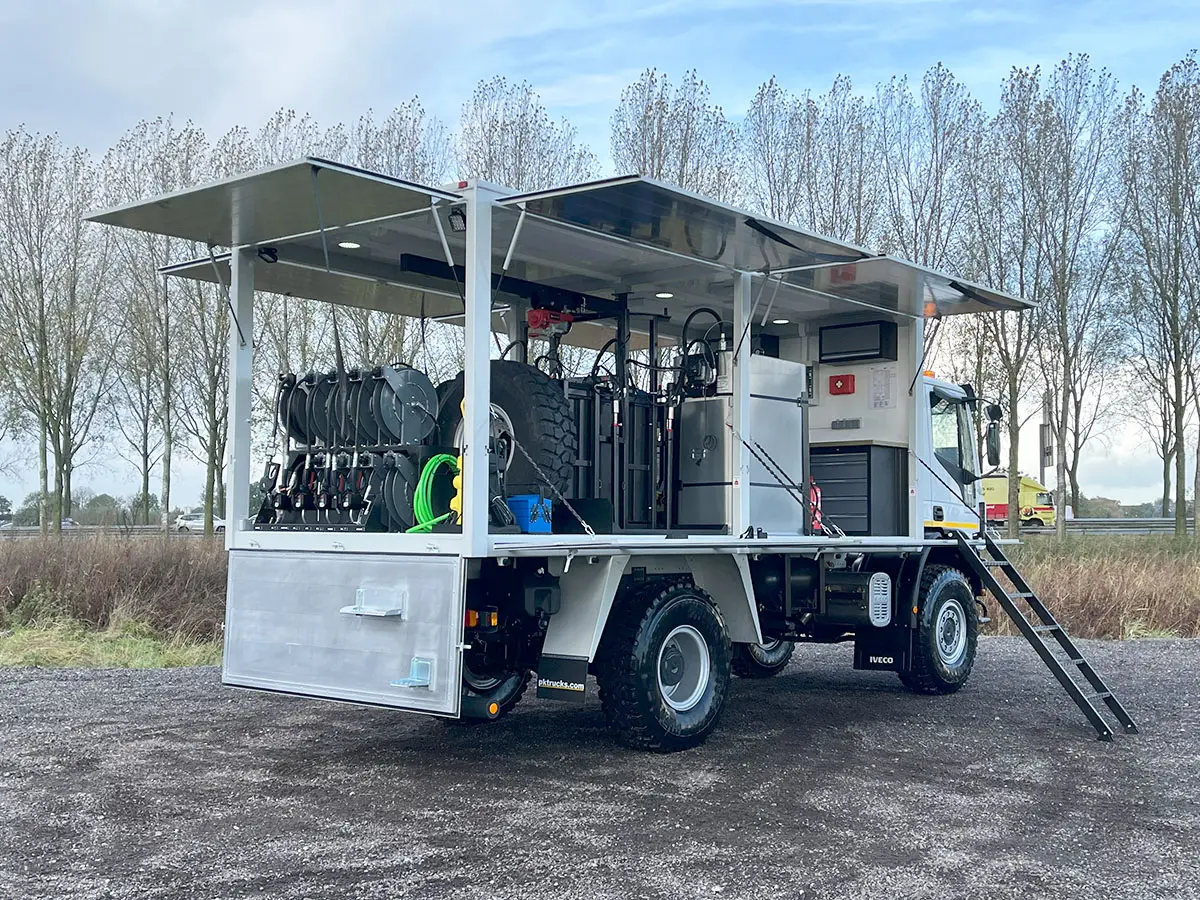 Iveco Eurocargo ML150E24WS 4x4 Service Truck 2