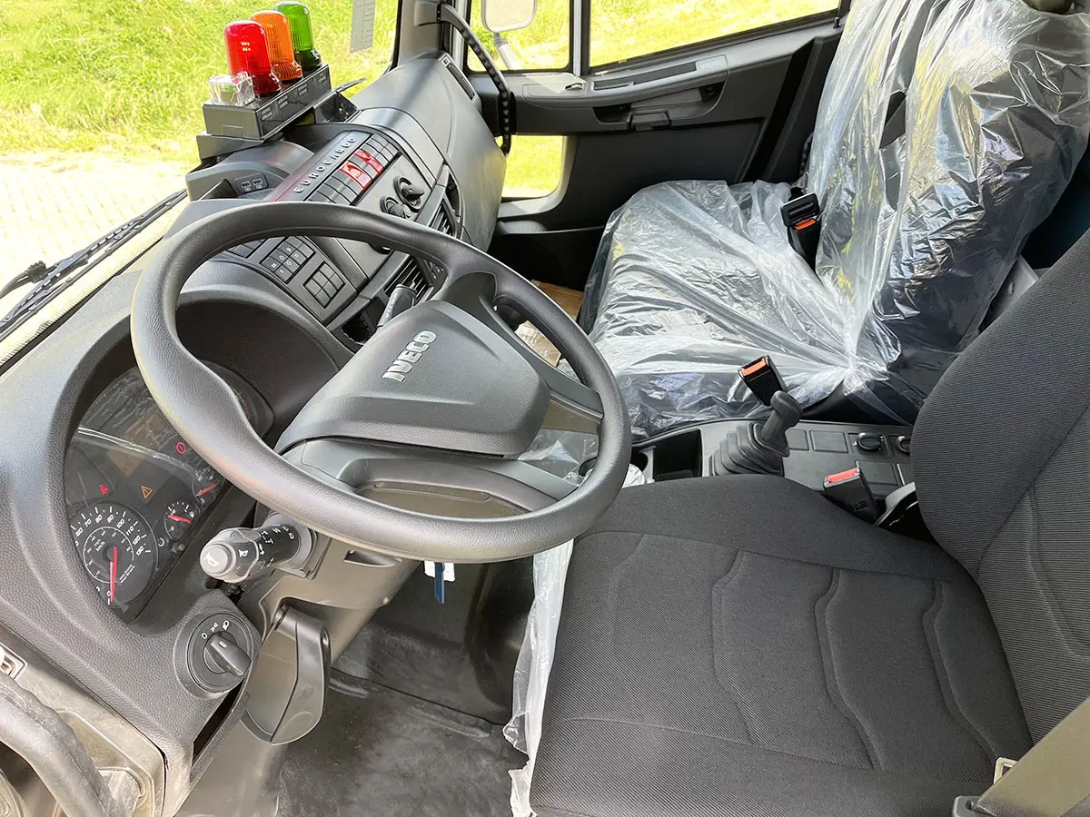 Iveco Eurocargo ML150E24WS ADR Camion citerne à carburant pour l'aviation 4x4 7