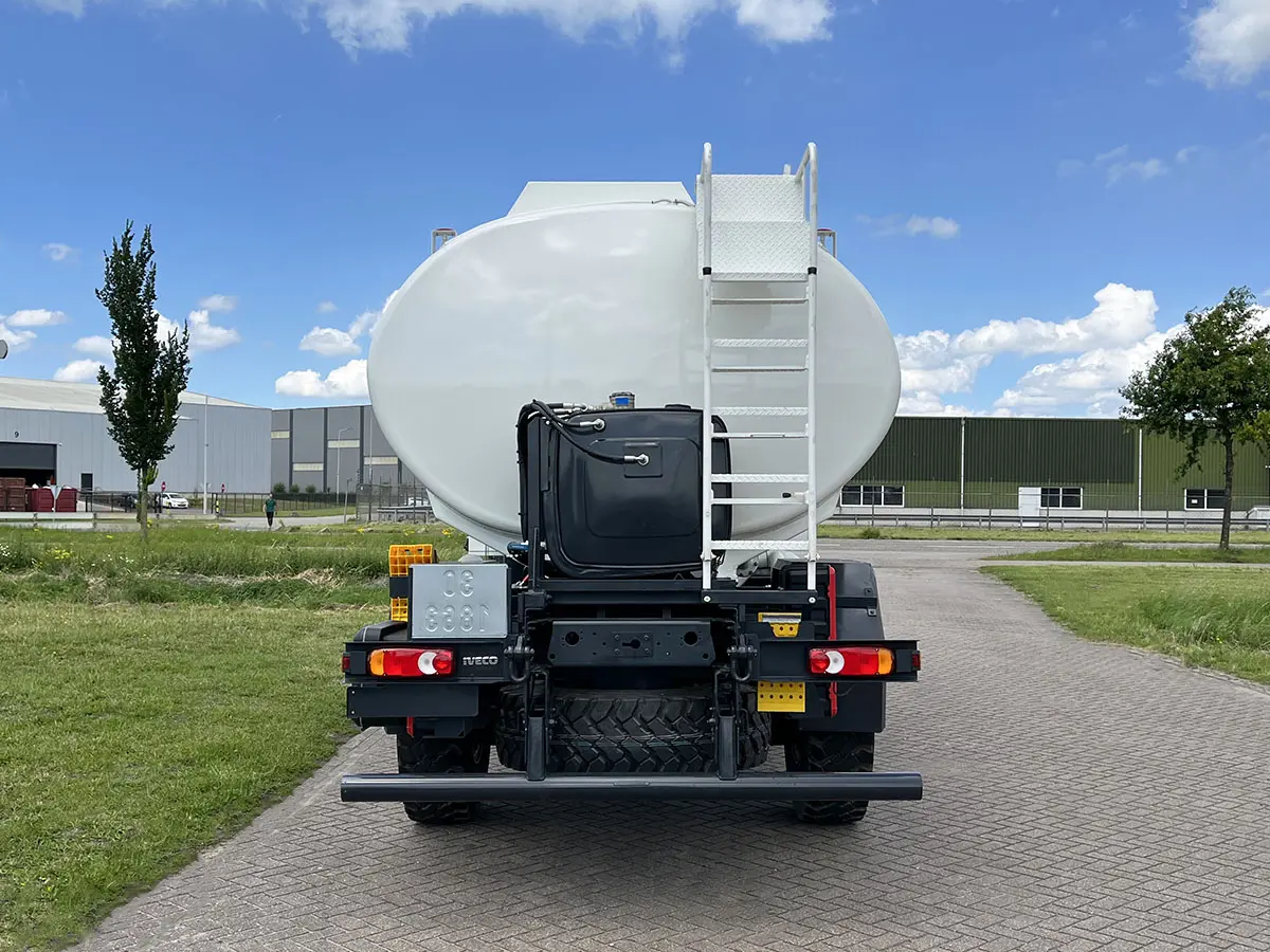 Iveco Eurocargo ML150E24WS ADR Camion citerne à carburant pour l'aviation 4x4 13