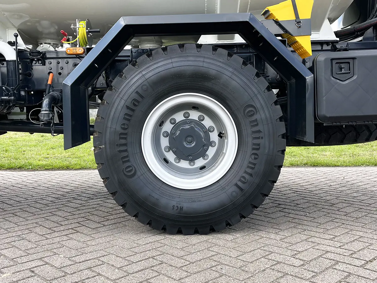 Iveco Eurocargo ML150E24WS ADR Camion citerne à carburant pour l'aviation 4x4 17