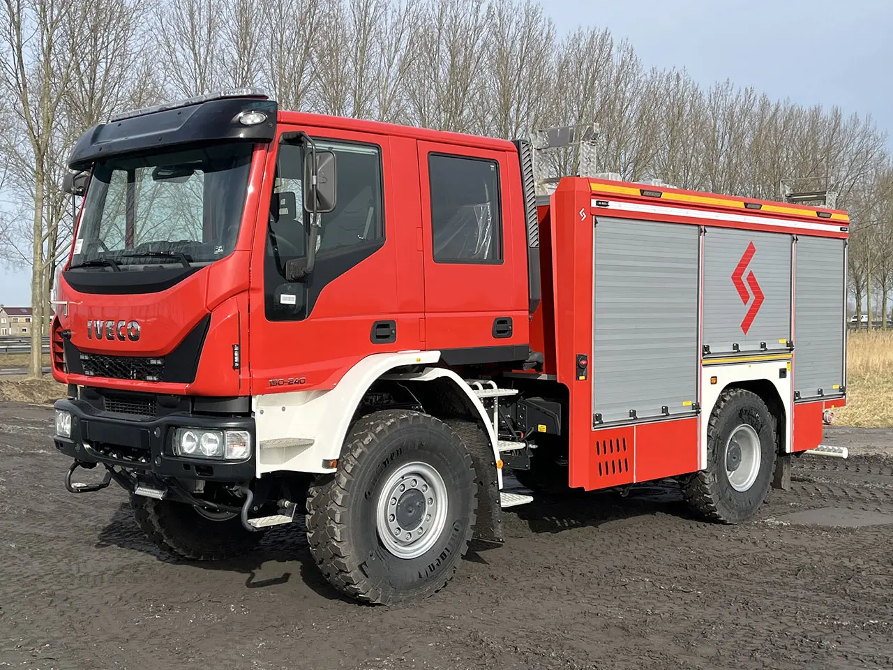 Iveco Eurocargo ML150E24WS AT CC Fire Fighter Truck 4x4 1