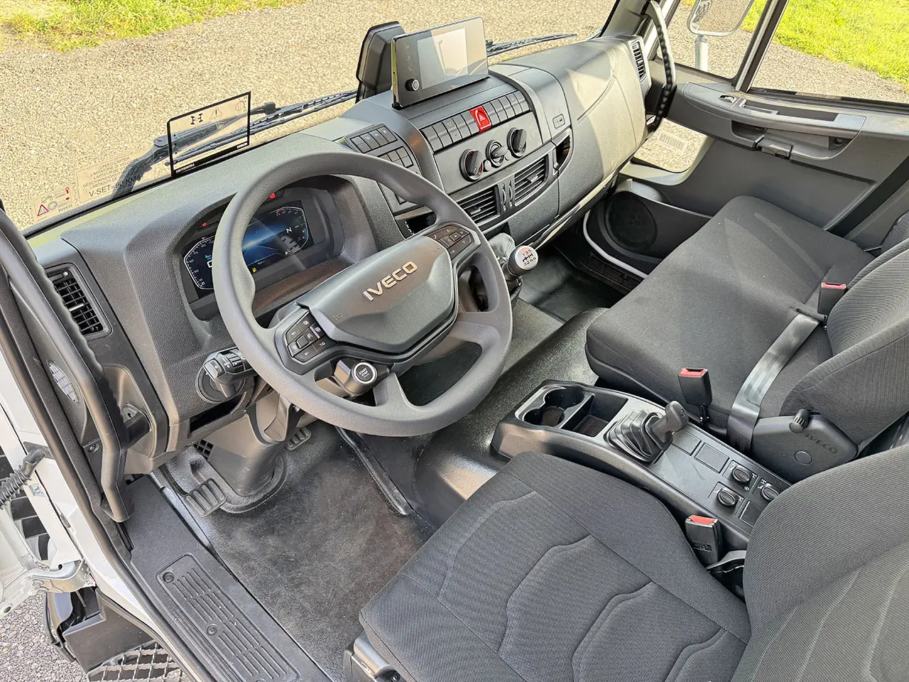 Iveco Eurocargo ML150E25WS-4150 4x4 Chassis Cabin 3