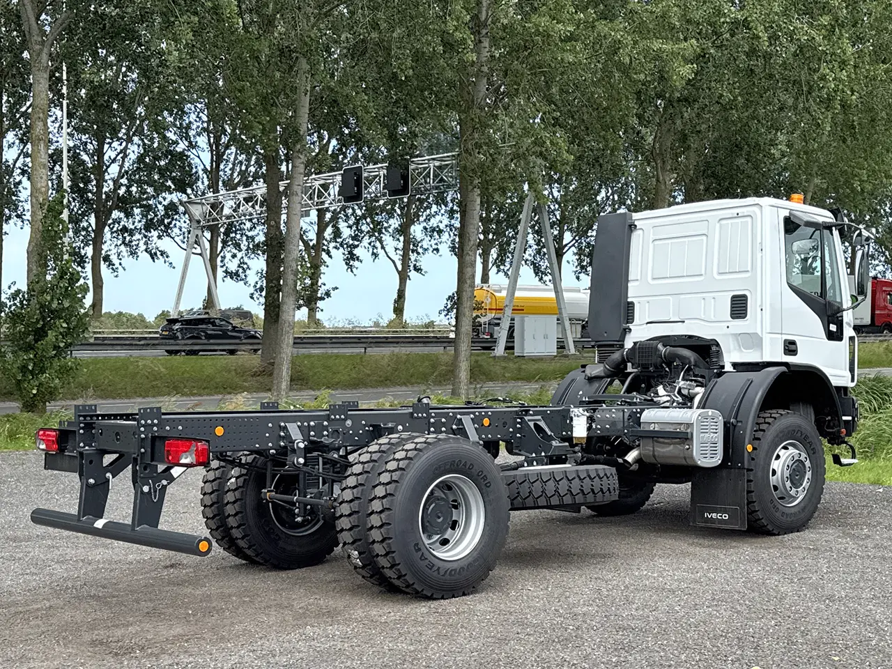 Iveco Eurocargo ML150E25WS-4150 Chassis Cabin 4x4 2