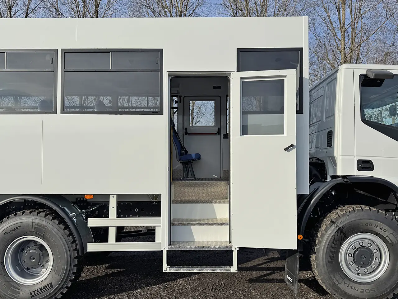 Iveco Eurocargo ML150E25WS 4x4 Midi Bus 14