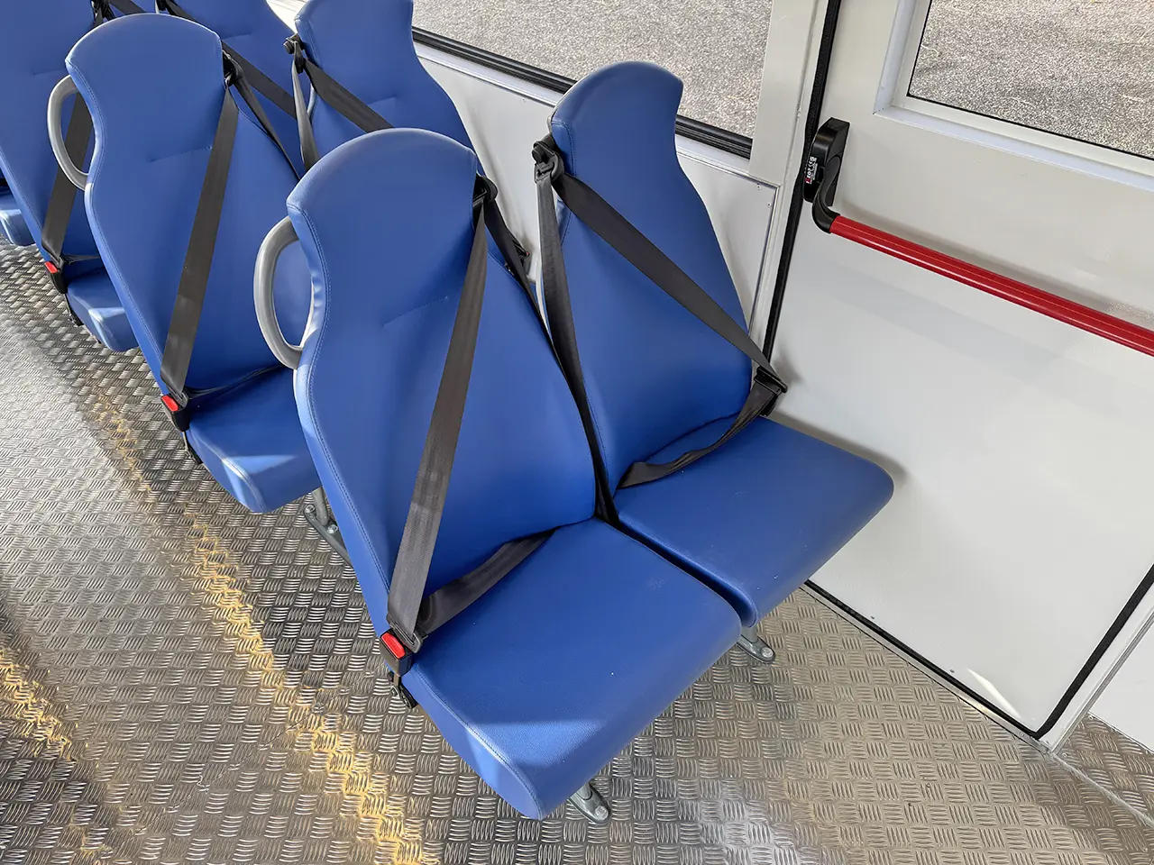 Iveco Eurocargo ML150E25WS 4x4 Midi Bus 16