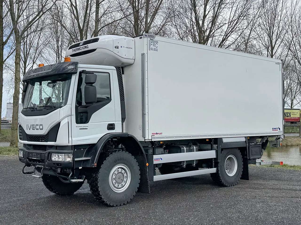 Iveco Eurocargo ML150E25WS Refrigerated Box Truck 4x4 1