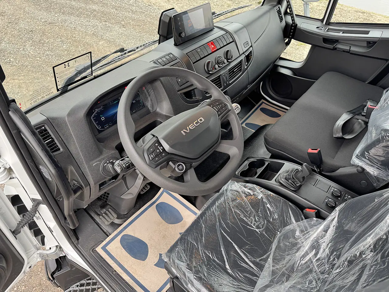 Iveco Eurocargo ML150E25WS Refrigerated Box Truck 4x4 3