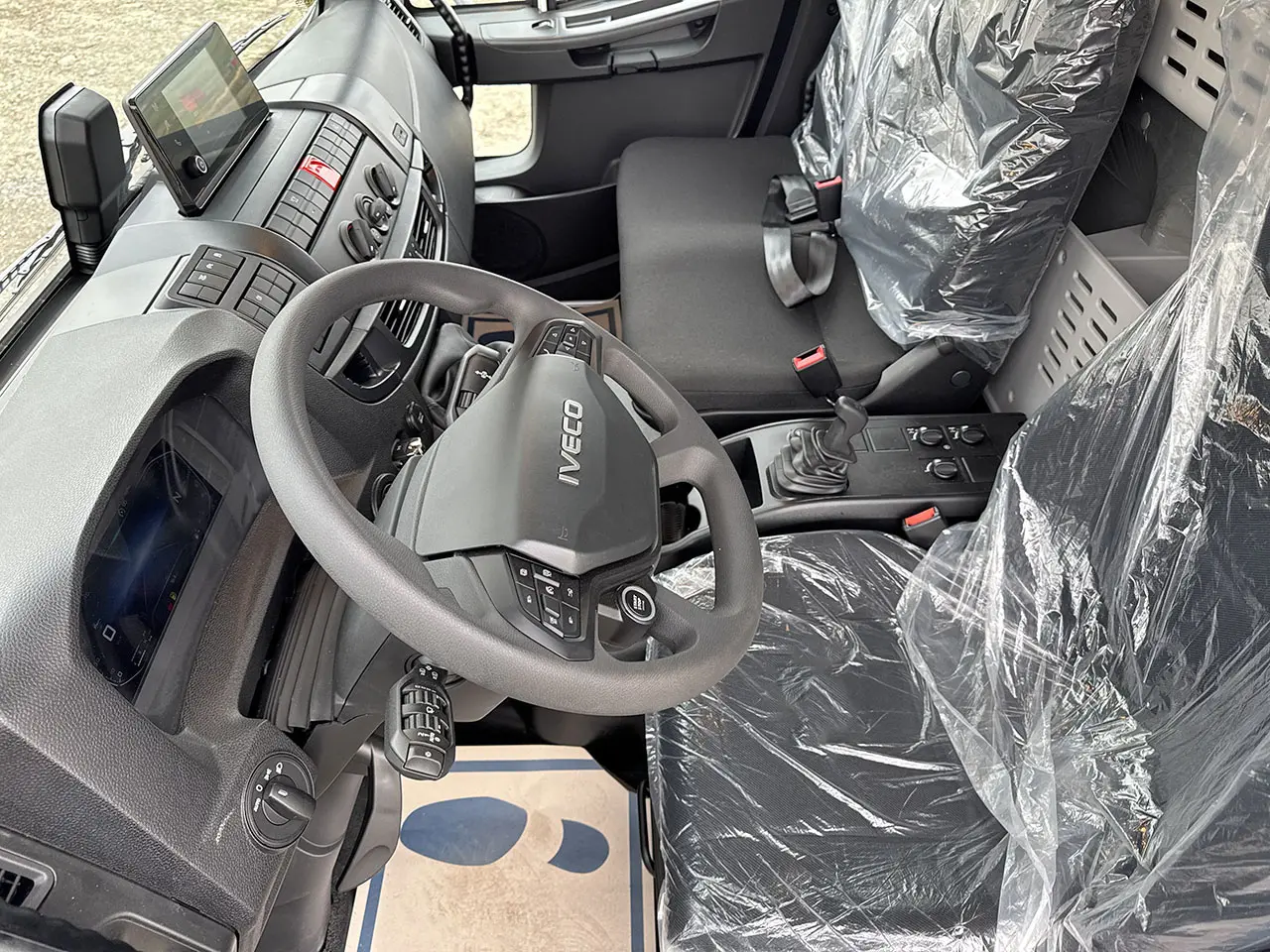Iveco Eurocargo ML150E25WS Refrigerated Box Truck 4x4 8